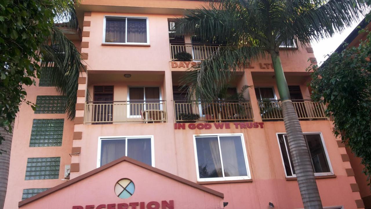 Daysinn Hotel Lira 外观 照片